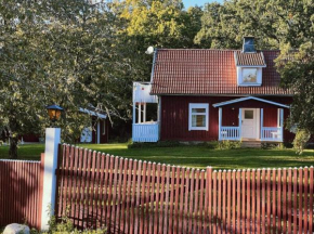 Barnebo 313 - Mariannes Stuga, Blomstermåla